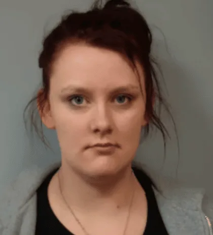 Young mum stole money raised for grieving families – (ID 525421)