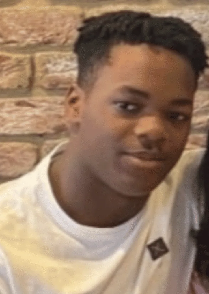 The victim of the ongoing murder investigation in #Camberley has been identified as 17-year-old Kyle Wright from #Aldershot – (ID 525768)