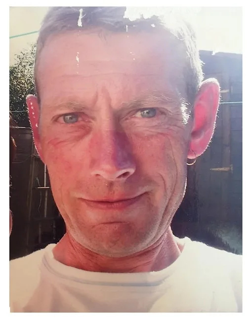 Police in Cornwall have released new images in their ongoing search for Richard Mockford – (ID 526643)