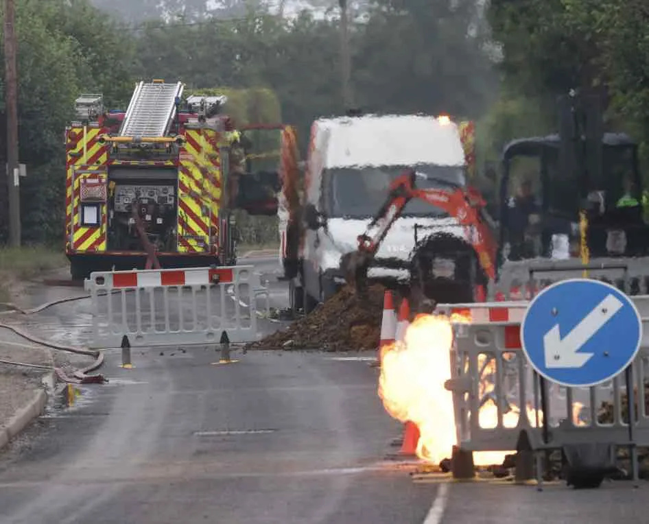 Homes left without power and gas after gas main fire on the outskirts of Maidstone – (ID 527923)
