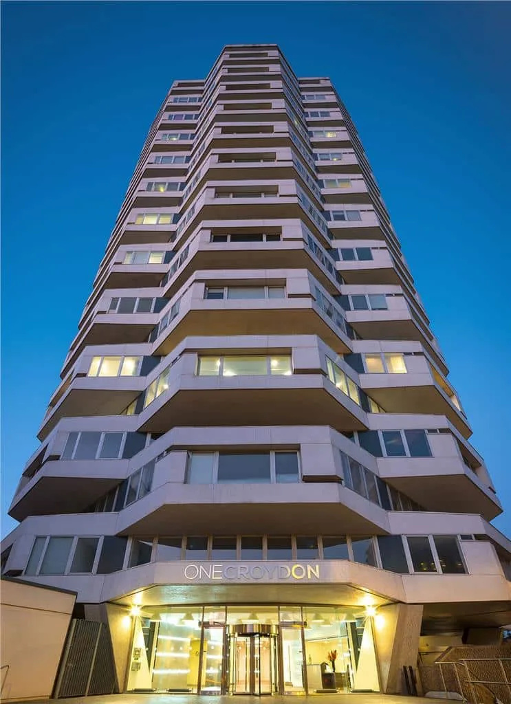 Live Update: Six fire crews called to underground basement ablaze at No. 1 Croydon NLA Tower next to East Croydon station – (ID 534148)