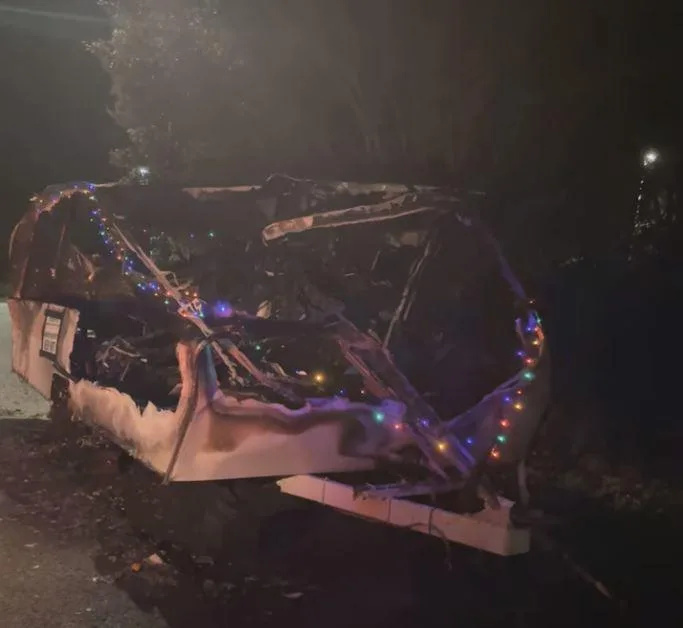 Festive makeover for burnt-out caravan in Newhaven – (ID 538225)