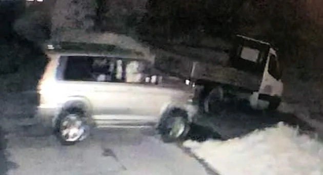 Thieves forced their way into storage containers and that a total of six off-road vehicles were taken – (ID 535324)