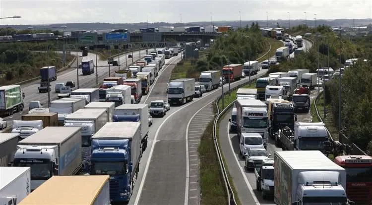 Roads ‘could come to a standstill’ as National Highways workers go on strike over Christmas and the New Year – (ID 535505)