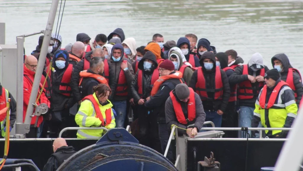 Home Office to Use Teeth and Bone X-rays to Determine Asylum Seekers’ Age
