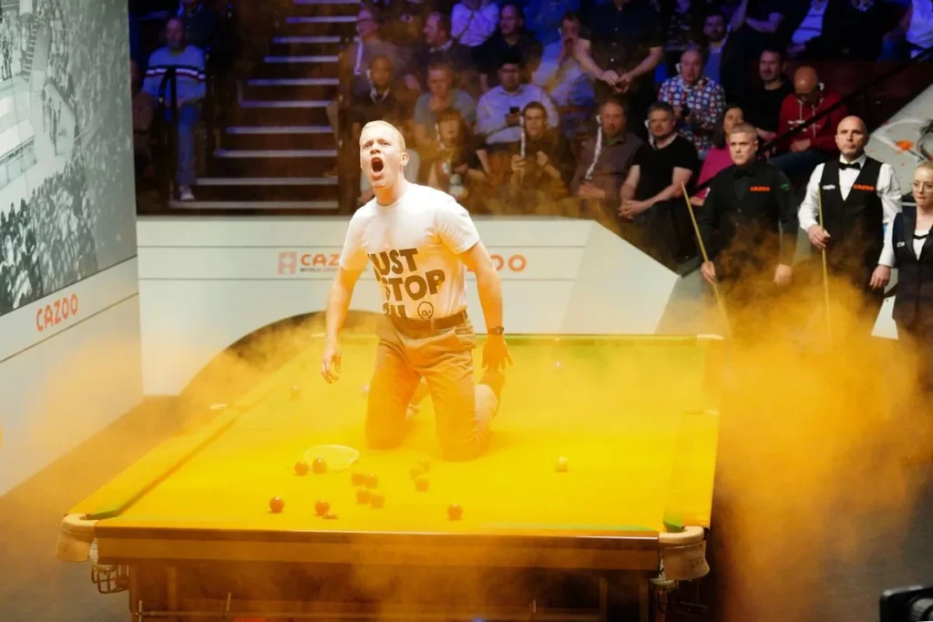 Just stop oil halt World snooker competition