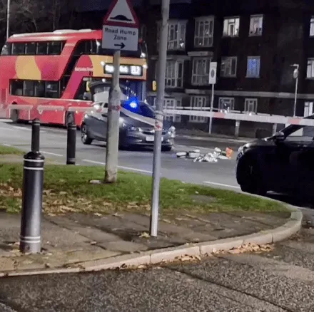 UPDATED: Man rushed to major trauma centre after Ilford stabbing attack – (ID 536185)