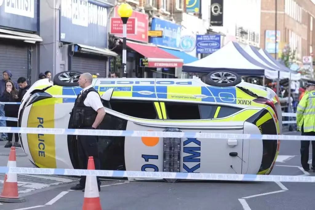 Driver Arrested In Fulham: Police Officers Escape Serious Injury After Police Vehicle Is Rammed