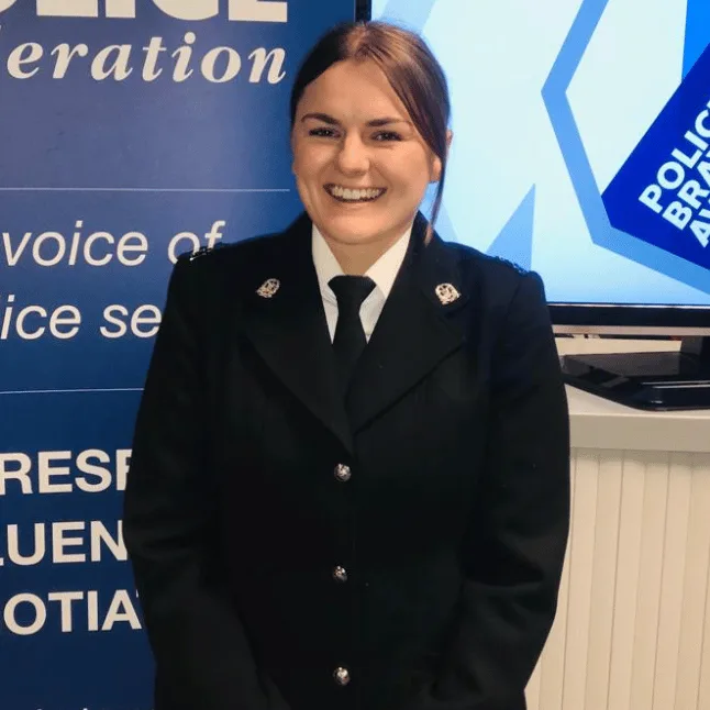 An off-duty Hampshire Police officer who dragged an injured and violent man off a busy highway carriage, saving his life, has been nomina…