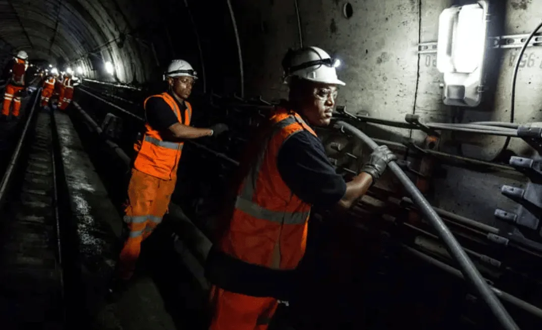 The expansion of mobile phone coverage in the London Underground is expanding, with five stations confirmed to go live within the next si…