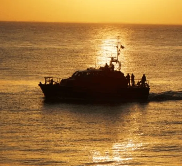 Bembridge RNLI’s All Weather Lifeboat responded to a 34-foot charter angling vessel that had broken down 5 nautical miles from Bembridge …