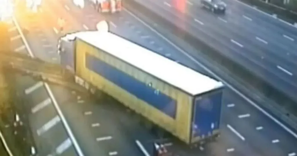 Live Update: M25 Clockwise Closure Continues After Lorry Incident