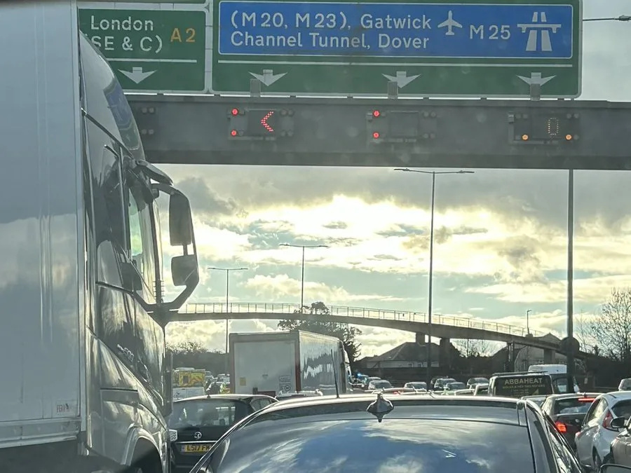 Tragic Death on QEII Bridge as Man Falls Onto Carriageway
