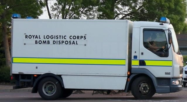 Bomb Squad Scrambles to Stockport After Grenade Found on Sheffield Street – UKNIP