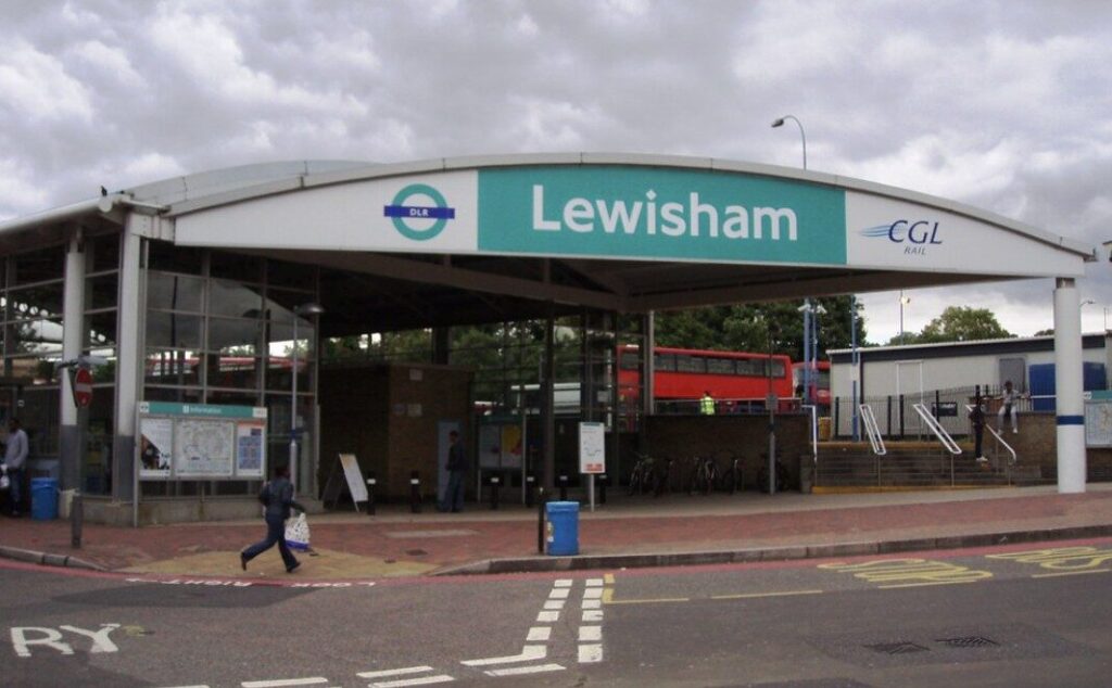 Teen Admits Knife Possession at Bromley Court – UKNIP