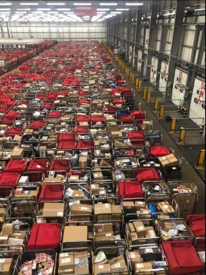 Royal Mail Gears Up for Christmas Chaos with 20,000 Seasonal Jobs – UKNIP