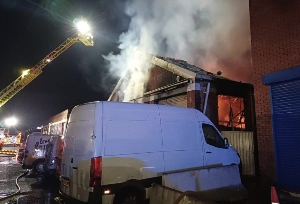 Massive Blaze Erupts at Industrial Laundry Unit in Park Royal – UKNIP