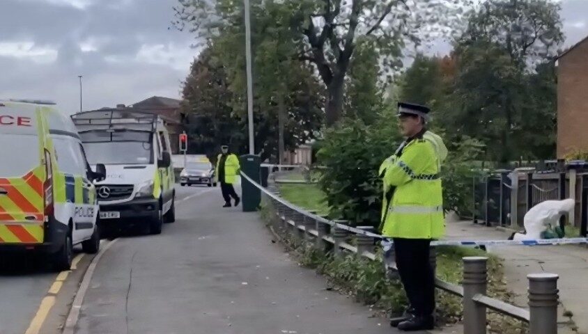 Five Arrested After Gunshots Fired at Salford Home – UKNIP