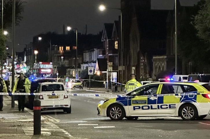 Serious Car Crash involving a child Rocks Victoria Park ? UKNIP