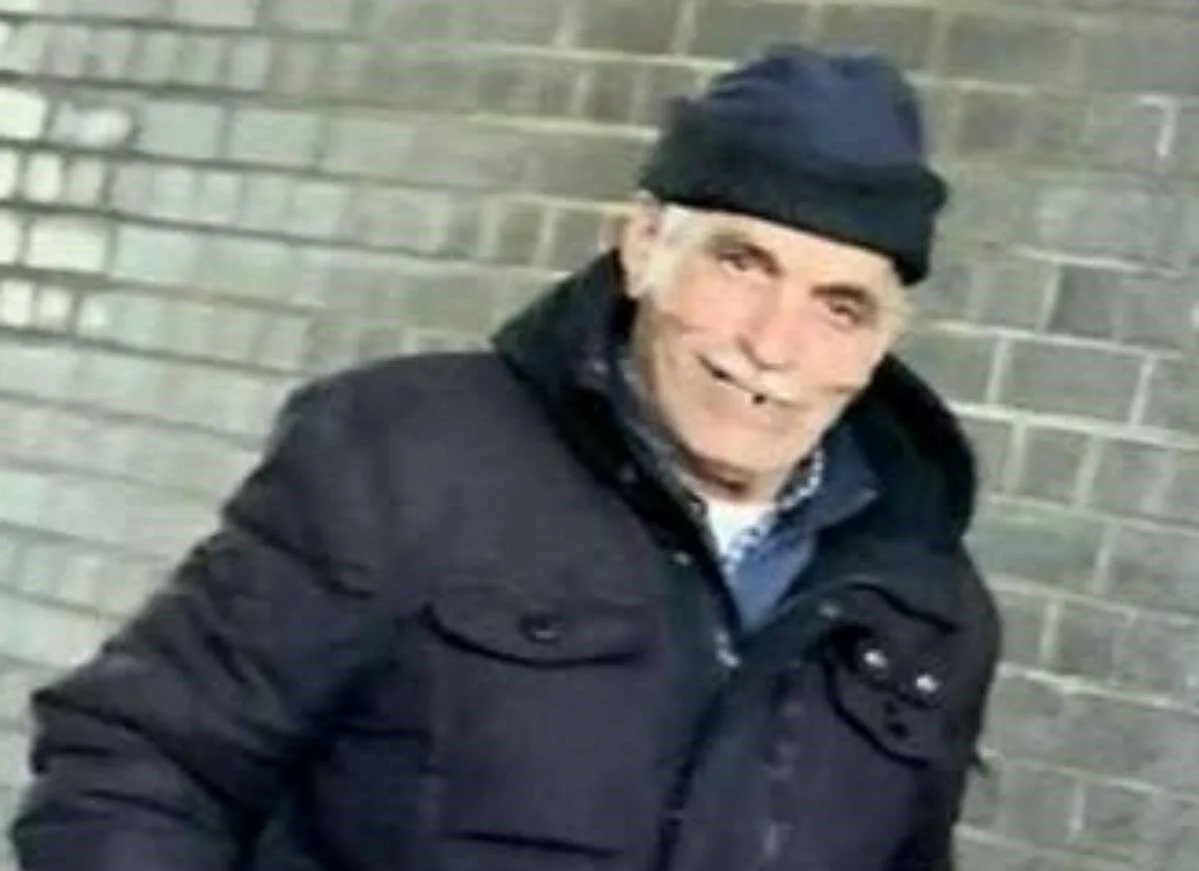Police release CCTV image of man wanted in connection with sexual assault on Crawley bus – (ID 553201)