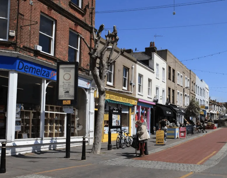 Police appeal to find witnesses who filmed violent assault in Herne Bay – (ID 557186)