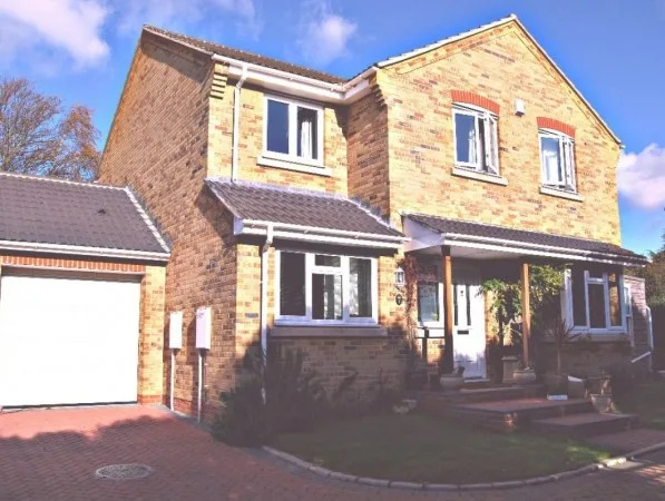 Thieves smash down Door of  Isle of Wight Property but Escape empty Handed