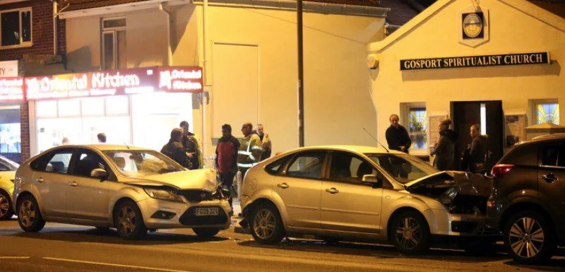 Pizza Hut Delivery Driver Crashes into Parked Cars in Gosport, Causing Earth-Shaking Smash