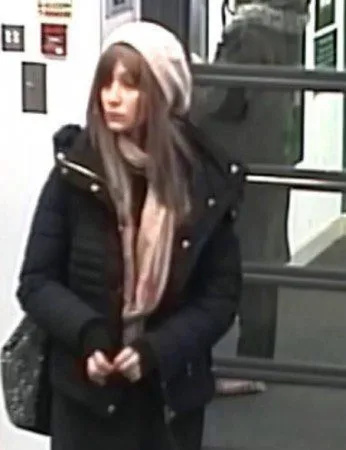 Gosport Pensioner Robbed After Couple Feign Directions Outside Bank – Police Urge Caution