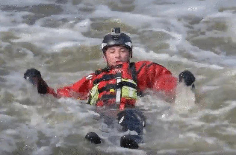 Bank Holiday Alert: Kent Fire Warns ‘Deadly’ Yalding Weir Is No Place to Swim or Play