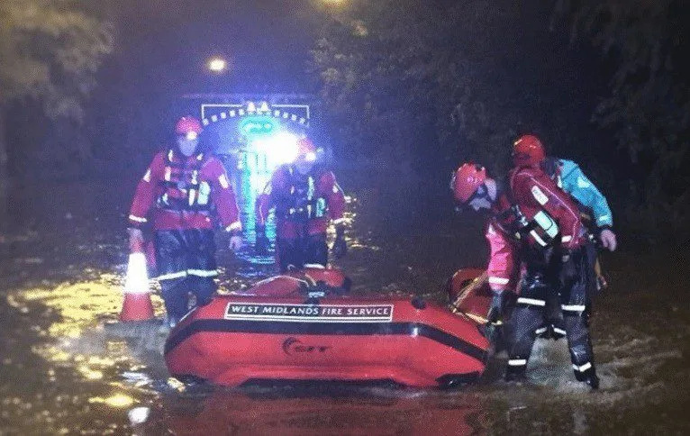 Pensioner  Dies after getting trapped  in Submerged Car in Walshall