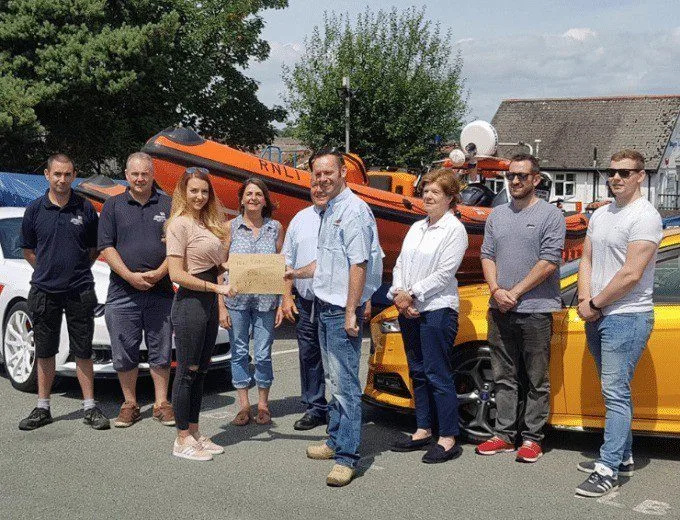 Isle of Wight Ford Fans Raise £750 for RNLI at Huge May Event