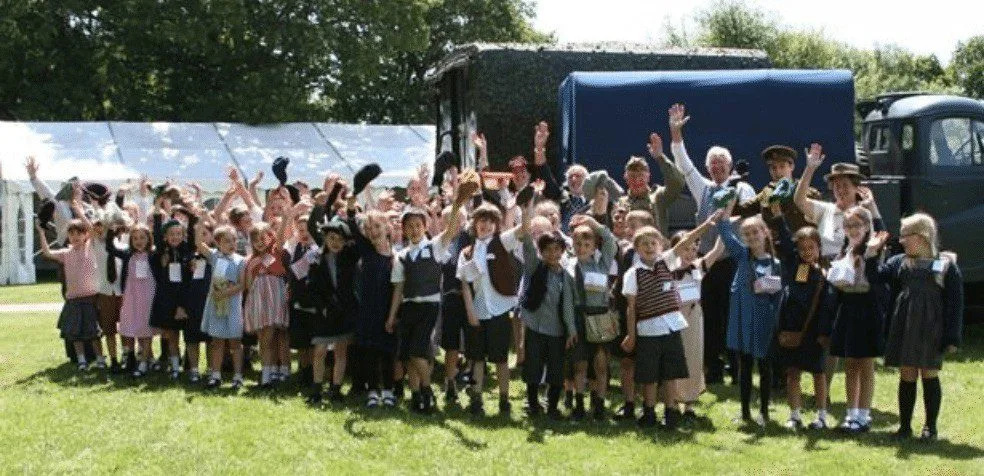 Isle of Wight Schoolchildren Recreate WWII Evacuation with Authentic Steam Train Experience