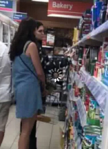 Jessie J Surprises Shoppers with Sweet Tesco Cake Stop After Isle of Wight Festival Show