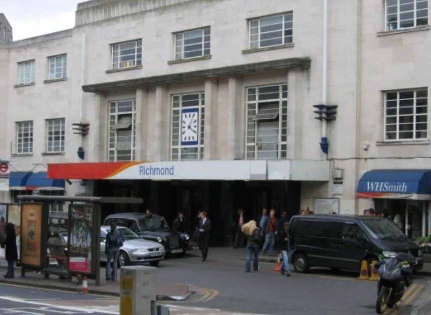 Fire Alarm Sparks Full Evacuation and Travel Chaos at Richmond Station