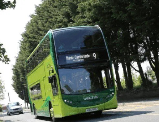 Lorry Reverses Into Southern Vectis Bus on Isle of Wight’s Purdy Road—No Serious Injuries