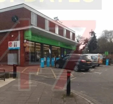 Man Held at Knife-Point and Seriously Injured in Early-Morning Bagshot Robbery – Surrey Police Seek Witnesses