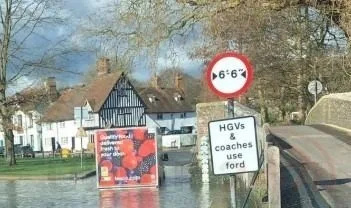 Tesco Driver Plunges into River Darent During Delivery Attempt in Eynsford