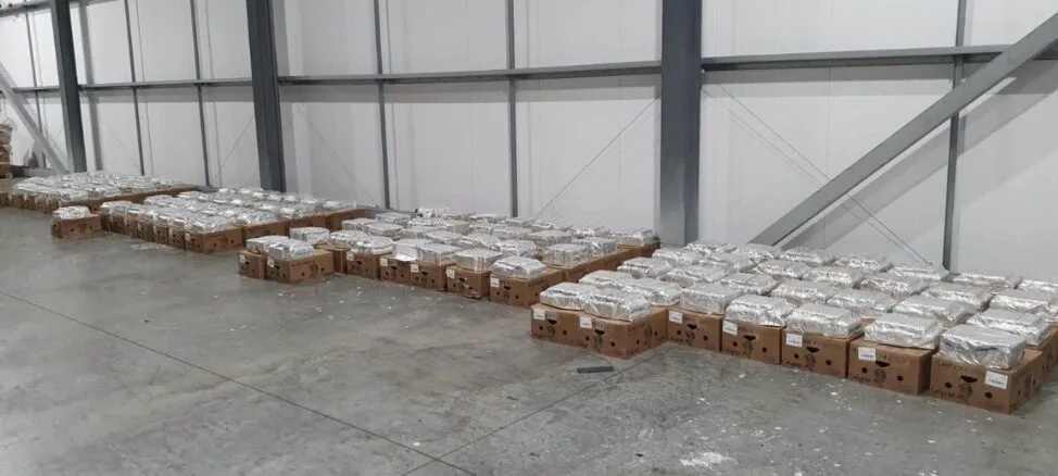 £100 Million Cocaine Haul Hidden in Fruit Seized at Dover – Two Men Arrested in Major Drug Bust