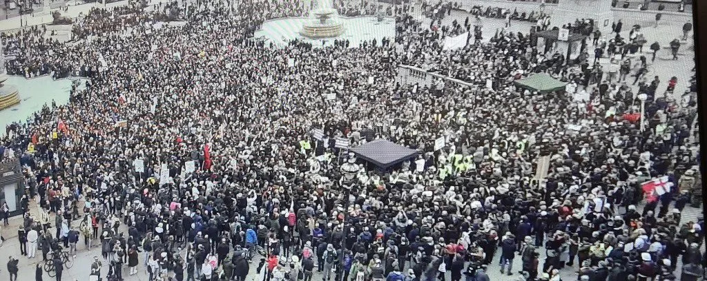 16 Arrested and Nine Police Injured in Chaos at Trafalgar Square Protest Over Virus Rules