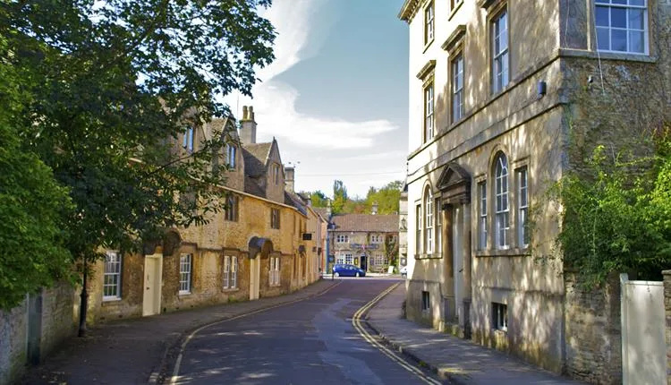 Masked Thugs Drag Elderly Woman Through Home in Shocking Corsham Raid – Police Urge Witnesses to Come Forward