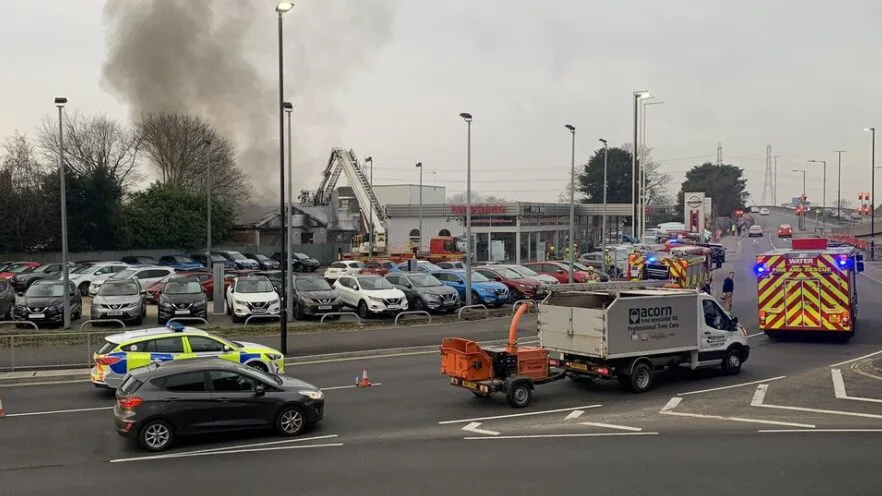 Massive Blaze Hits Old Redbridge Road – 11 Fire Stations Battle Hours-Long Inferno, Road Sealed Off