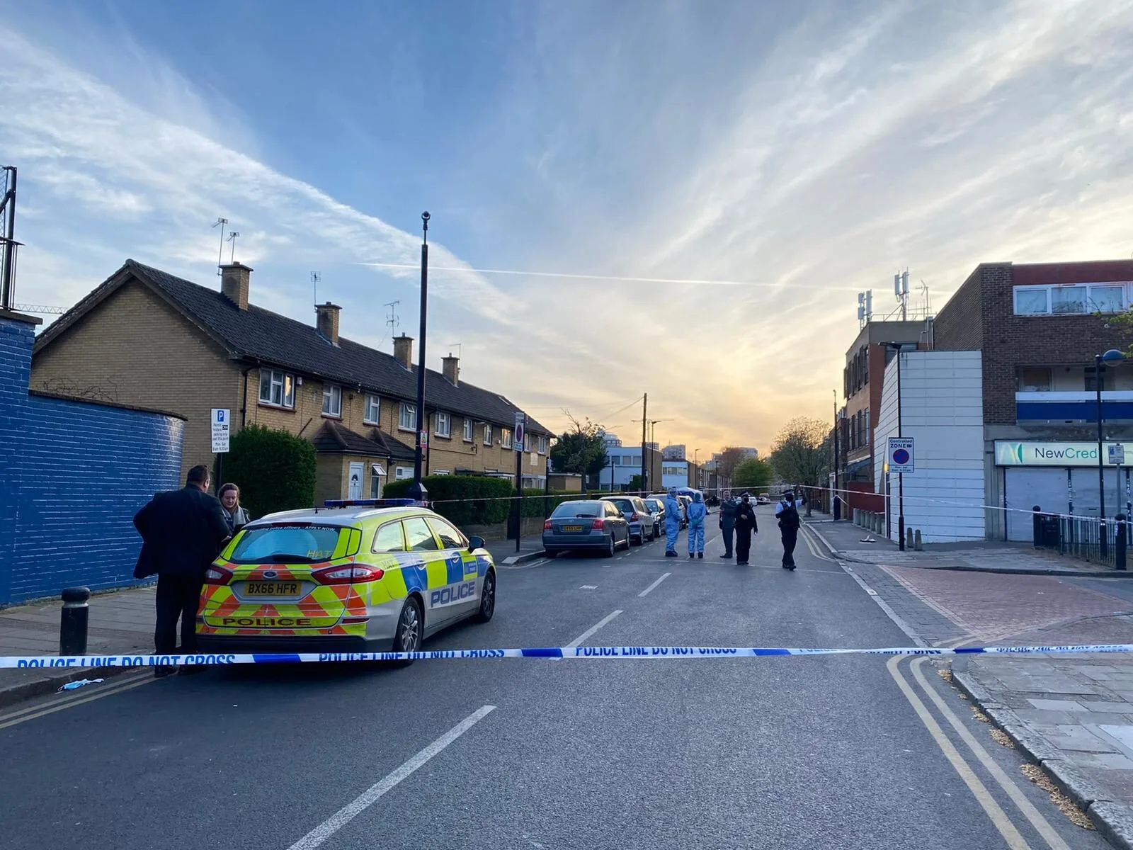 Six Injured in Daylight Post Office Robbery Chaos in New Eltham – Police Hunt Fleeing Culprits
