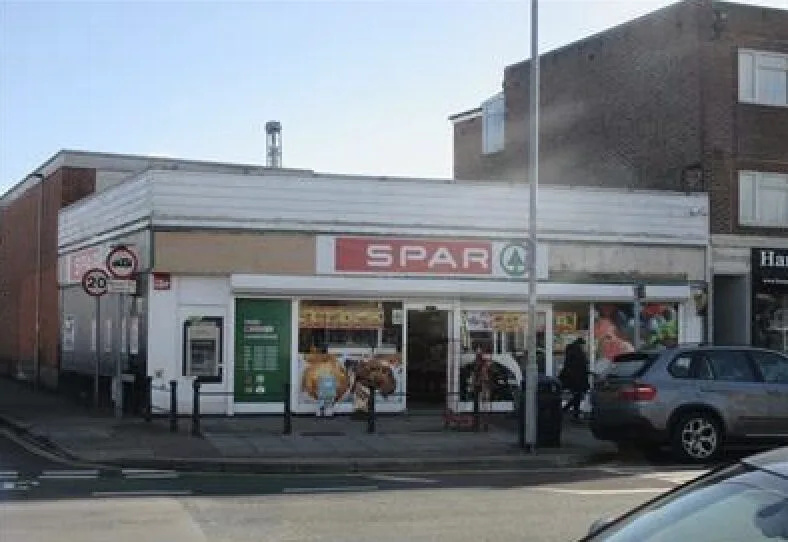Hilsea Spar Cash Snatch: Police Hunt Two Men After Armed Robbery