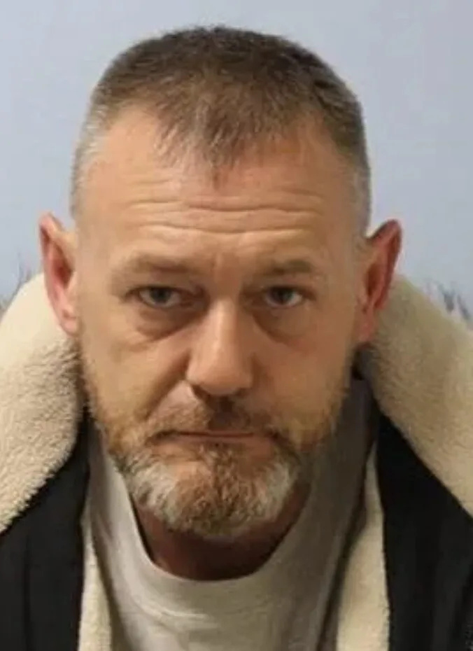 Clapham Armed Robber Steven Faber Jailed 30 Months After Threatening Shop Worker with Fake Gun