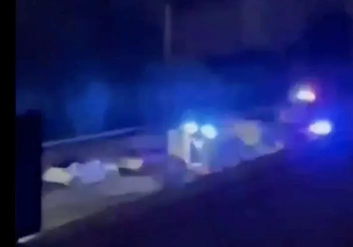 Two Men Stabbed Near Lower Lea Crossing in East London – Police Hunt Attackers
