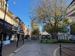 Racist Abuse Shocker in Ashford Alley After Public Urination Row – Man Arrested and on Bail