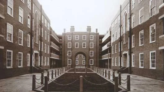 Knife Fight on Fulham’s Peabody Estate Sees Two Men Arrested and Firearm Seized