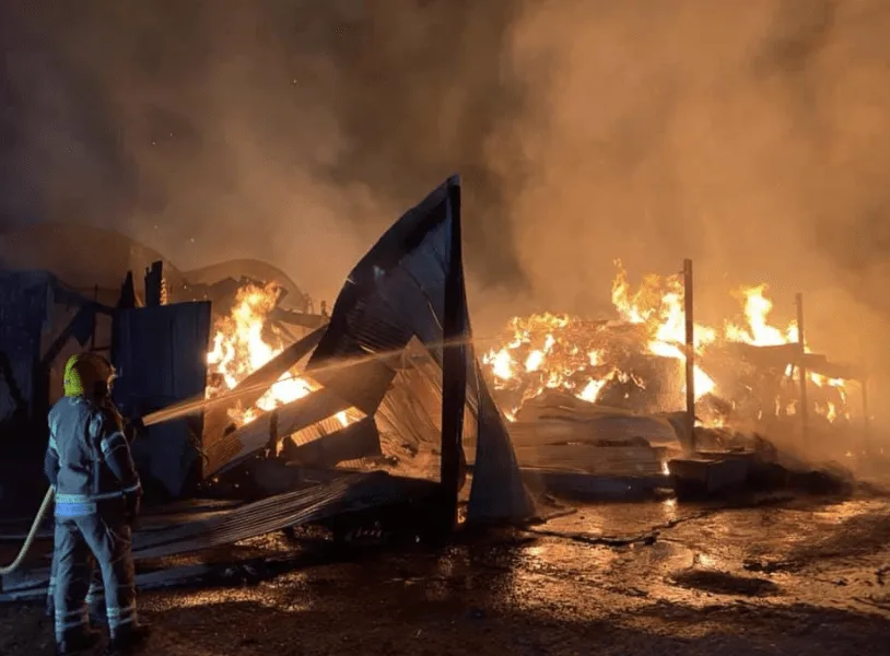 Massive Radford Semele Farm Fire Sends Smoke Billowing – Residents Told to Stay Indoors