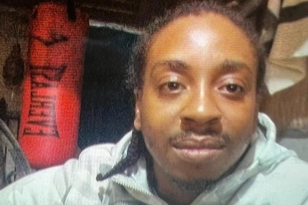 Man Fatally Stabbed Outside Peckham Barbershop in Broad Daylight – Police Urge Witnesses to Come Forward