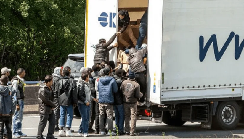 Lorry Driver Dies of Heart Attack After Migrant Attack on UK-Bound Truck at French Motorway Rest Stop